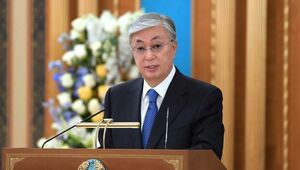 Токаев поздравил казахстанцев с Днем Республики