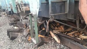 12 вагонов грузового поезда сошли с рельсов в Восточно-Казахстанской области