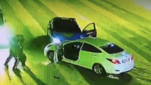 Таксист врезался в полицейскую машину ради спасения в Костанае