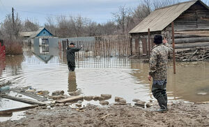 Как жители затопленных районов справляются  с паводками, узнали наши корреспонденты