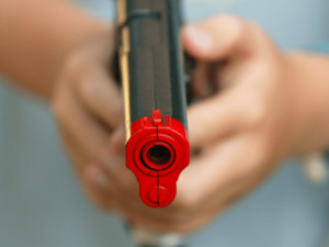 В школу - как на поле боя