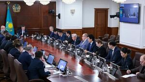 Бектенов встретился с экспертами для обсуждения налогово-бюджетной реформы Казахстана