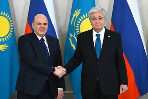 Токаев встретился с премьером России и принял приглашение Путина на парад Победы в Москве