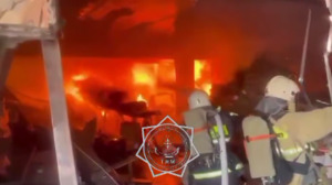 Крупный пожар в двухэтажном здании локализован в Алматы