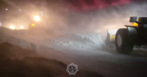 Семь детей и 20 взрослых спасены из снежного заноса на трассе в области Абай