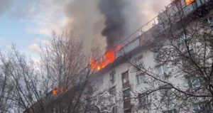 50 человек эвакуировали из-за крупного пожара в общежитии в Астане