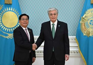 Токаев принял председателя правления YTO Express Юй Хуэйцзяо