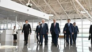 Токаев осмотрел новый терминал аэропорта Шымкента