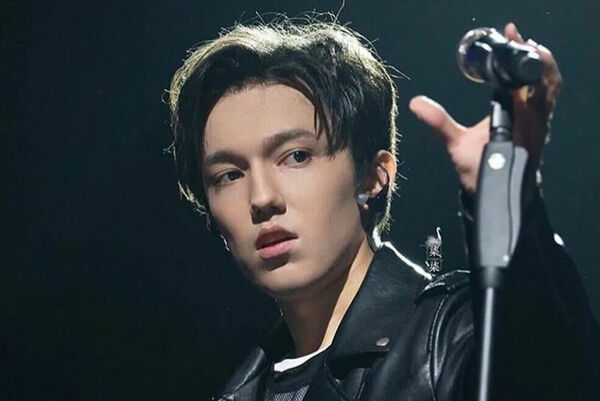 Слово певца  дороже денег?