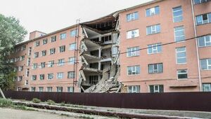 Средняя часть студенческого общежития обрушилась в Атырау