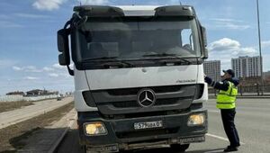 Контроль за движением тяжеловесного автотранспорта усилили в Казахстане