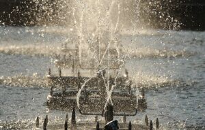 Бьёт не струя,  а ток