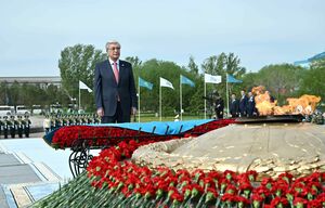 Президент Касым-Жомарт Токаев возложил цветы к монументу «Отан Ана»