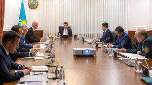 Бектенов поручил ускорить модернизацию НПЗ после заседания совбеза