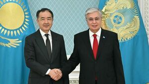 Сагинтаев поздравил Токаева с днем рождения