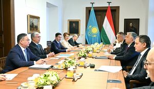 Токаев провел переговоры с премьер-министром Венгрии