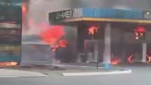 Двое погибли и 12 человек пострадали из-за взрыва с последующим крупным пожаром в Кульсары