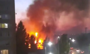 Крупный пожар строительного мусора произошел на складе в Костанае