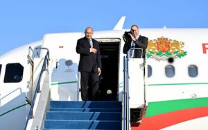 Токаев проводил президента Болгарии в аэропорту Астаны