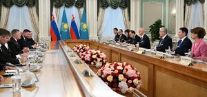 Глава государства провел переговоры с Премьер-министром Словакии Робертом Фицо