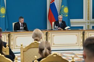 Президент Токаев и премьер Фицо  выступили перед представителями СМИ