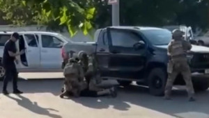 Подозреваемую в вымогательстве группу задержали в Уральске