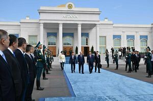 Касым-Жомарт Токаев тепло попрощался с Си Цзиньпином в аэропорту