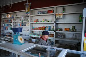 На грани пустых полок