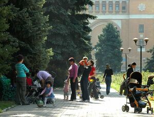 Приемные профессиональные семьи вводятся с 1 июля в Казахстане