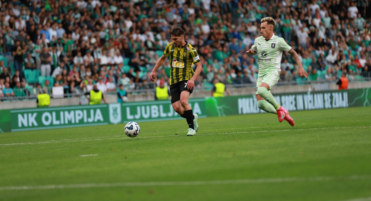 А о болельщиках и футбольной детворе кто-нибудь подумал?!