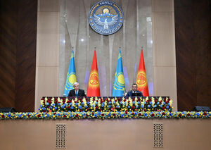 Касым-Жомарт Токаев и Садыр Жапаров провели брифинг для представителей СМИ