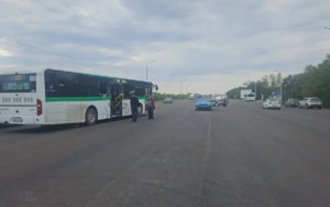 Трое пострадали в ДТП с автобусом и грузовиком на трассе в Костанайской области
