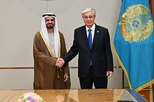 Глава государства провел встречу с председателем Главного управления по делам ислама и вакуфов ОАЭ Омаром Хабтуром аль-Дарей