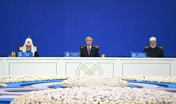 Токаев выступил на закрытии VIII Съезда лидеров мировых и традиционных религий