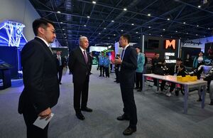 Токаев посетил выставку цифровых решений