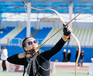 Натянули тетиву