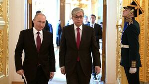 Касым-Жомарт Токаев провел телефонный разговор с Владимиром Путиным