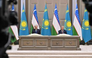 Токаев и Мирзиёев провели совместный брифинг
