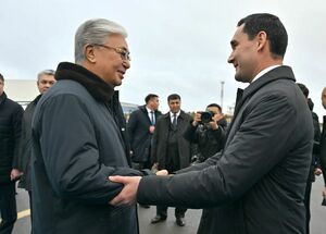 Токаев встретил в аэропорту президента Туркменистана