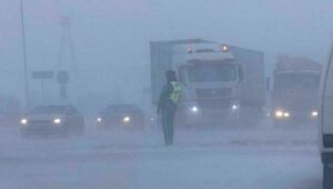 Движение ограничили из-за непогоды на трассах в трех регионах Казахстана