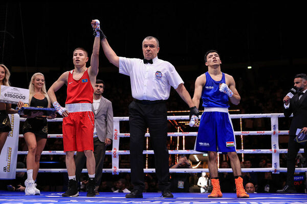 Кто платит,  тот и музыку заказывает