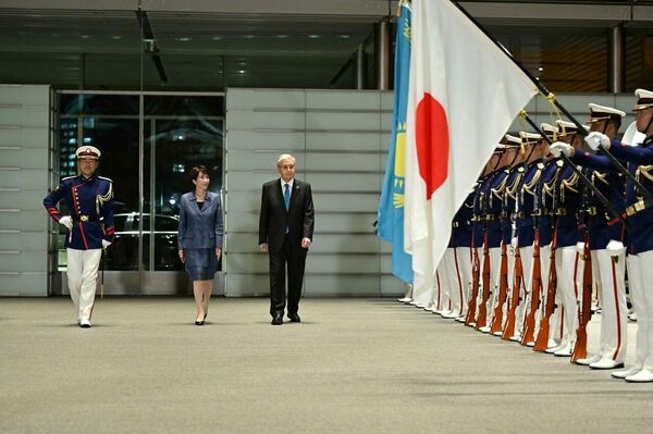 Как проходила встреча президента Казахстана с премьер-министром Японии