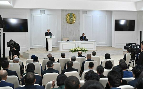 О чём говорил глава государства на встрече с общественностью Жамбылской области