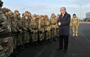 Глава государства посетил специализированную военную школу-интернат в Таразе