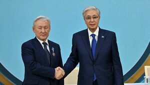 Токаев наградил Кулекеева и ряд других деятелей госнаградами