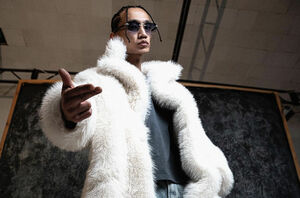 Рак победил, детей родил,  а хит ещё будет