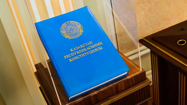 Конституция в "пересказе" соцсетей: