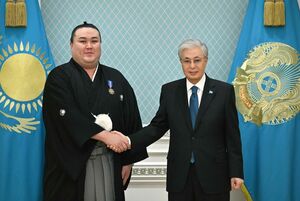 Токаев оценил боевой дух казахстанского маэгасиры