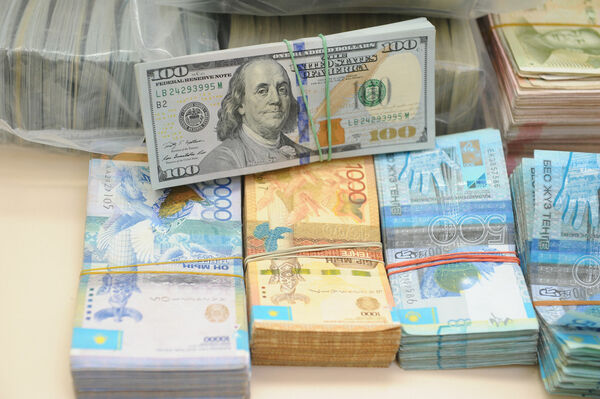 Доллар проиграл тенге