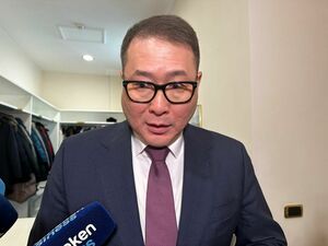 А мужчинам - скидки!